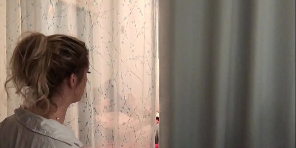 หนังโป๊ฝรั่ง xx Stepmom helps stepson big dick สาวเงี่ยนช่วยตัวเอง