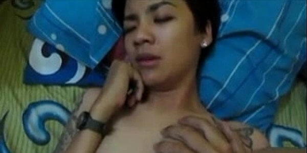 คลิปโป๊ดูฟรี กระหรี่บ้านนอกลีลาเด็ด ขย่มควยลุงหื่น ดูคลิปโป้ฟรี
