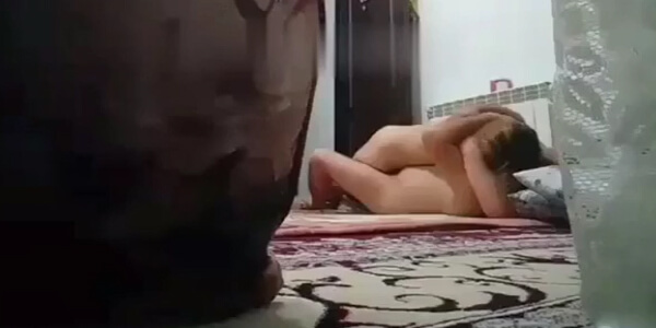 คลิปเอากัน ลุงหื่นตั้งกล้องล่อหีหลานสาว แอบเย็ดในห้องนอน