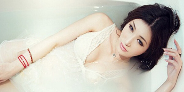 ภาพหลุดทางบ้าน สาวเอวีเปลือยกายในอ่างน้ำ นมใหญ่ มาก ดูรูปหีฟรี