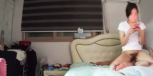 คลิปหลุดดูฟรี แอบถ่ายพี่สาวกับพี่เขยเอากัน ขย่มควยบนเตียงนุ่ม ๆ