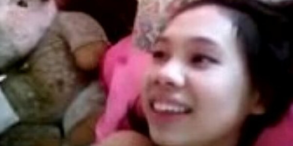 หนังไทยโป๊ กระเจี๊ยวยาวสาวได้สาวเอา สาว ๆ เขาชอบคนควยยาว