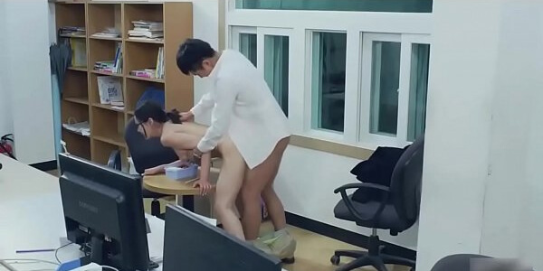 หนังเกาหลีอีโรติก ห้องทำงานลับเย็ดสุดเสียว Nu Sinh Vien Quyen Ru