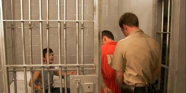 คลิปเกย์ฝรั่ง เย็ดนักโทษเกย์สุดหื่น Lustful gay prisoner imprisone porn ฝรั่ง