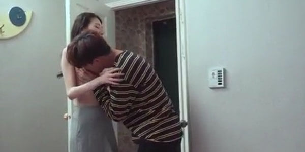 หนัง erotic ดูฟรี ตี๋หล่อแอบเย็ดหีแม่เลี้ยง ควยกระแทกหีเด็ดสุดๆ