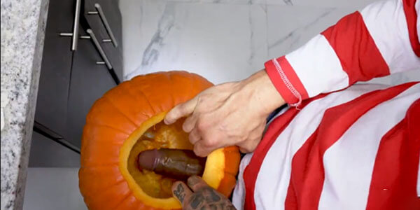 แจกฟรีคลิปโป๊ Fucking on Halloween day เย็ดกันในวันฮาโลวีน