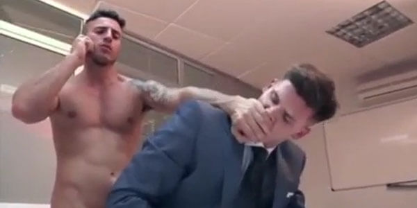 คลิปเกย์ฝรั่ง Office or fucking hard หนุ่มออฟฟิศเย็ดตูดเสียว