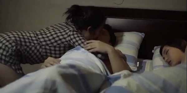 หนัง erotic แม่เงี่ยนแอบมาเย็ดลูกเขย ชวนกันขย่มควยเสียวข้างเมีย