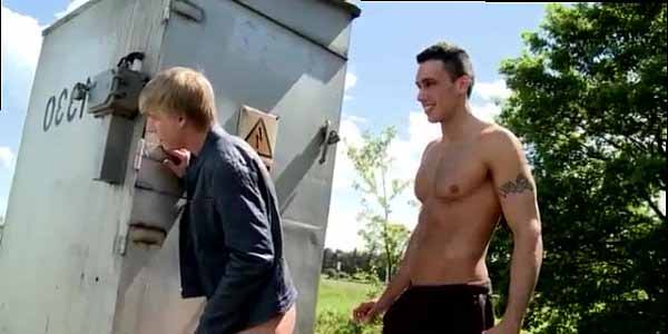 หนังxxxเกย์ฝรั่ง Faking xxx gay หนุ่มเกย์เย็ดโชว์หลังตู้ไฟ