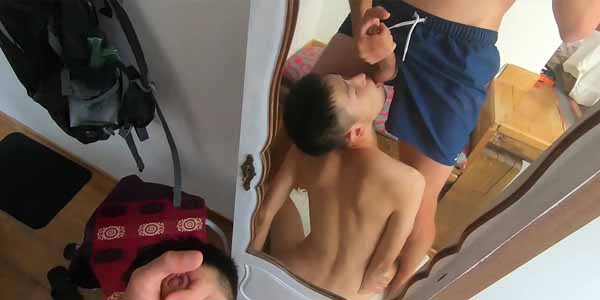 คลิปโป๊เกย์ฝรั่ง Gay Teen Dominated น้องชายอมควยก่อนโดนเย็ด