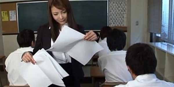 คลิป xvdo xxx blowjob at school สอนเย็ดเปิดซิงลูกศิษย์ที่รัก