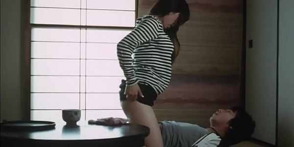 หนังเกาหลี 18+ น้องเงี่ยนถอดกางเกงเย็ด ให้พี่นอนขึ้นขย่มเองมันส์ๆ