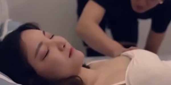คลิป video sex x ลักหลับเพื่อนเย็ดจนตื่น หุ่นเด็ดนอนถ่างหีให้เย็ด