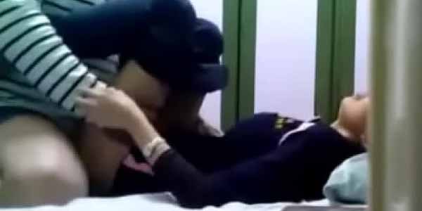 คลิปเอากันดูฟรี เงี่ยนควยจัดเย็ดลูกสาว นอนเอาคาเตียงเย็ดสดแตกใน