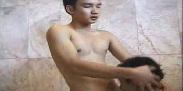 ดูฟรีหนังโป๊เกย์ คู่รักเกย์เย็ดในห้องน้ำ กดหัวอมควยยืนเย็ด