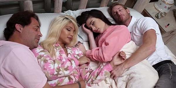 หนังxฝรั่งดูฟรี Fucked During Sleepover เย็ดหีสองสาวสวย