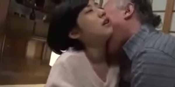 คลิป video sex x ปู่เงี่ยนจับหลานเย็ด เล้าโลมเสียวจนอยากเย็ด