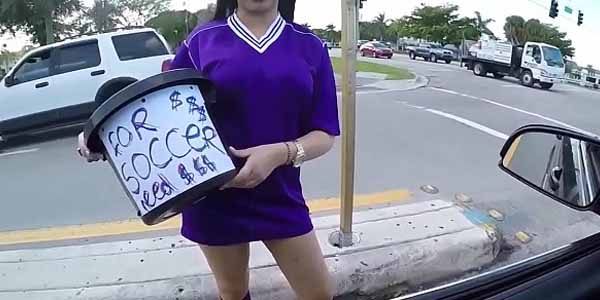 คลิปวีดีโอโป๊ดูฟรี teenager cumshot ซื้อสาวหายหีมาเย็ดบนรถ