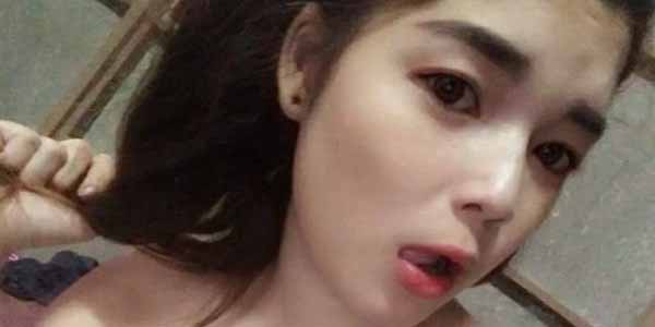 รูปหีสาวทางบ้าน น้องการ์ตูนถอดชุดโชว์หี ร่องหีเล็กเห็นแล้วอยากเยส