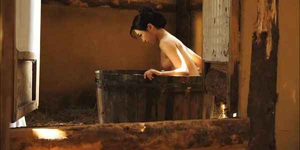 หนังเรทอาร์เกาหลี แอบดูสาวใช้อาบน้ำ หุ่นสวย ๆ ล่อควยอย่างเสียว
