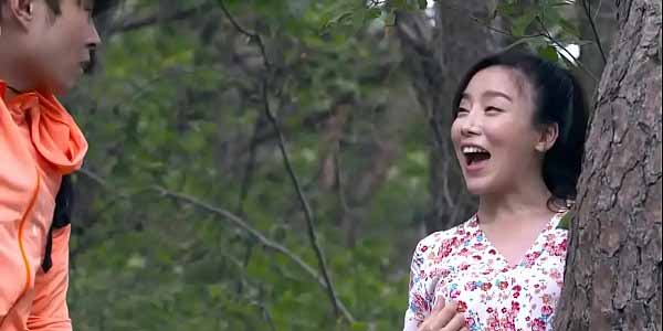 หนังอิโรติก Forest fuck scene rate r นัดซั่มสาวนางแบบในป่า