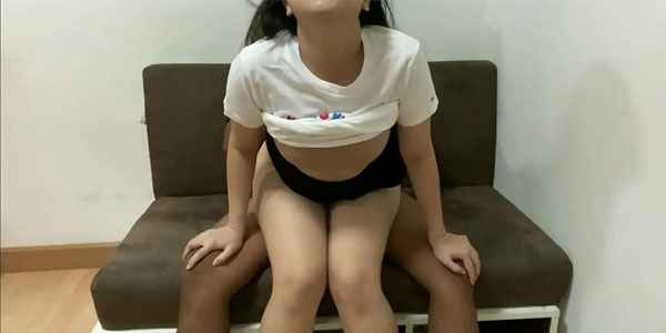 หนังโป๊สาวสวย Hot sexy asian doggystyle หลอกฟันสาวรุ่นน้อง