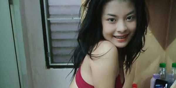 รูปโป้ทางบ้าน สาวหอพักถ่ายเสียวโชว์กลีบหี อ้าขาเห็นหีอูมสวย