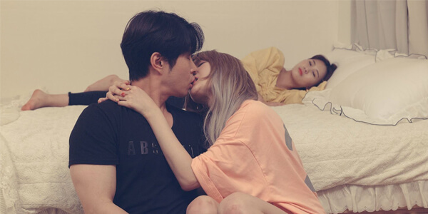 หนังเกาหลีเรทอาร์ Hole in law สาวเงี่ยนตอนเมาแอบเอากับเพื่อนผัว