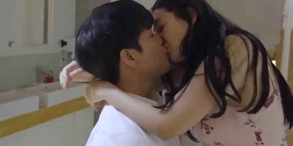 แจกฟรีหนัง R ป้าสาวเงี่ยนแอบเย็ดหนุ่มโสด เอากันในบ้างฟินๆ