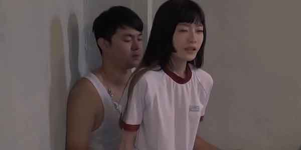 คลิป xvideos ดูฟรี จับเมียเพื่อนเย็ดคาชุดในห้อง เย็ดหีสาวนมโต