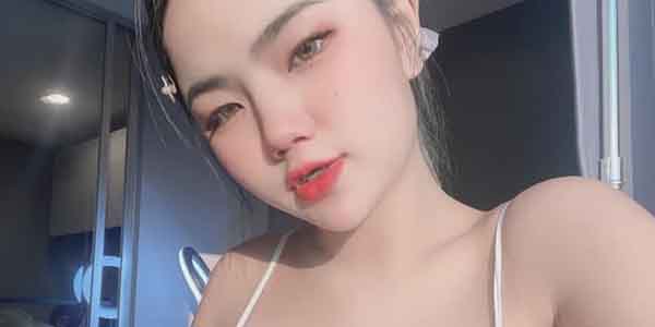 รูปหีใหญ่ น้องหมวยน่ารักจุกชมพูสวย ใส่สายเดียวยั่วๆ