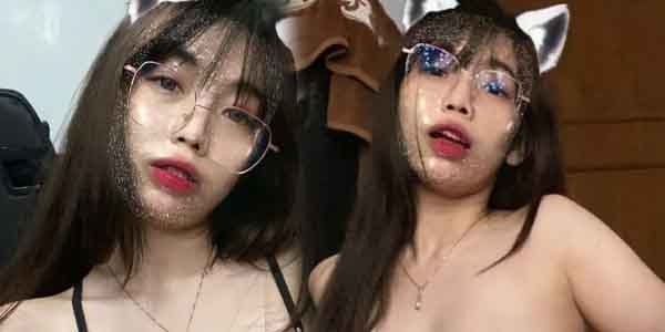 ดูหีทางบ้าน น้องแว่นเซ็กซี่หีเนียนๆ กลีบชมพูน่าเย็ดสุดๆ