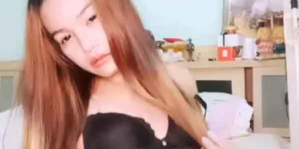 ภาพหีสวย ๆ ดูฟรี สวยเด็ดโพสท่ายั่วในหอพัก แหกหีอยากโดนเย็ด