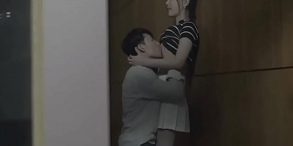 หนังอาร์ออนไลน์ดูฟรี Housewife fucked boss แม่บ้านสาวสวยเย็ดกับเจ้านาย