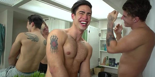 หนังเอ็กเกย์ Gay College Fucked Cumshot เย็ดแฟนเกย์รูปหล่อในห้องน้ำ หนัง x gay ฟรี