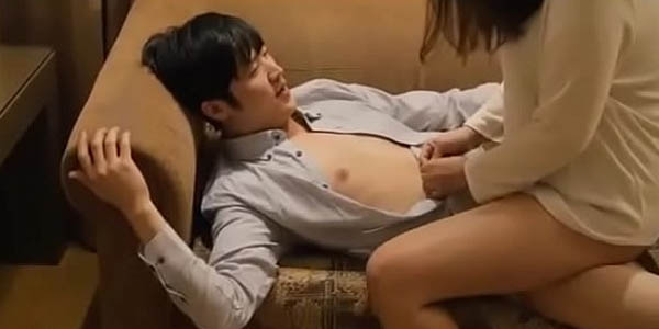 หนังเกาหลี 18+ ฟรี Secretary fucking young boss เลขาเงี่ยนชวนบอสหนุ่มเย็ดคาห้อง