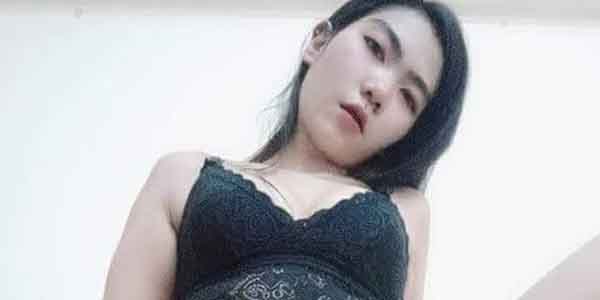 รูปหีสาวสวย น้องไอซ์แหกขาเห็นร่องหี กลีบสวยน่าเย็ดสุด ๆ