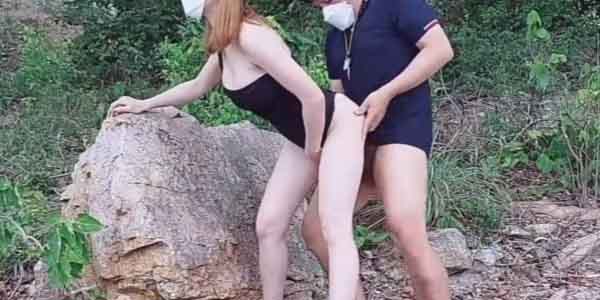 หนังเอ็กไทย นางแบบโดนขอเย็ด เอากันในป่าข้างทางยืนซอยหีโคตรมันส์