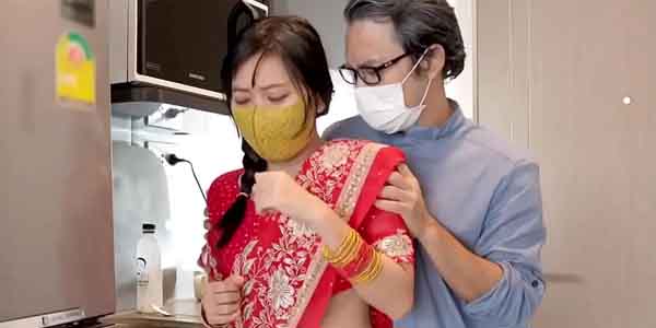 หนังเอ็กดูฟรี หมอนวดเย็ดสาวอินเดีย ทาน้ำมันจับกดเย็ดสดบนเตียงนอน