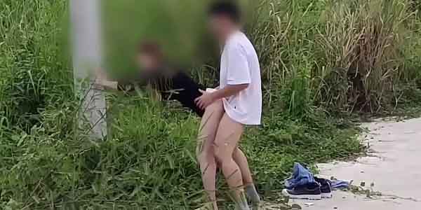 หนัง x ไทยใหม่ พาเพื่อนมาเย็ดข้างถนน ยืนซอยหีไม่ยั้งเอากันมันส์ข้างป่า