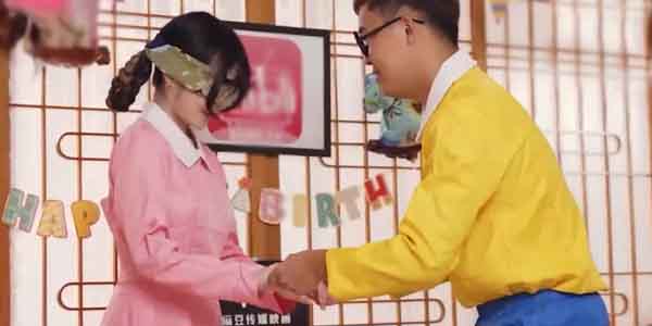 หนังเย๊ด ล่อชิซุกะมาเย็ดในบ้าน ใส่ถุงยางเย็ดเสียวกระหน่ำแรงจนหีบาน