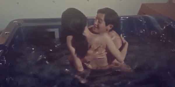 หนังอาร์มาใหม่ เย็ดสุดฟินในบ่อน้ำพุ อุ้มเย็ดมันส์ในอ่างอาบน้ำโคตรเด็ด