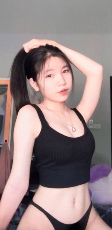 สาวไทยนมใหญ่อวดหุ่นสวย 1